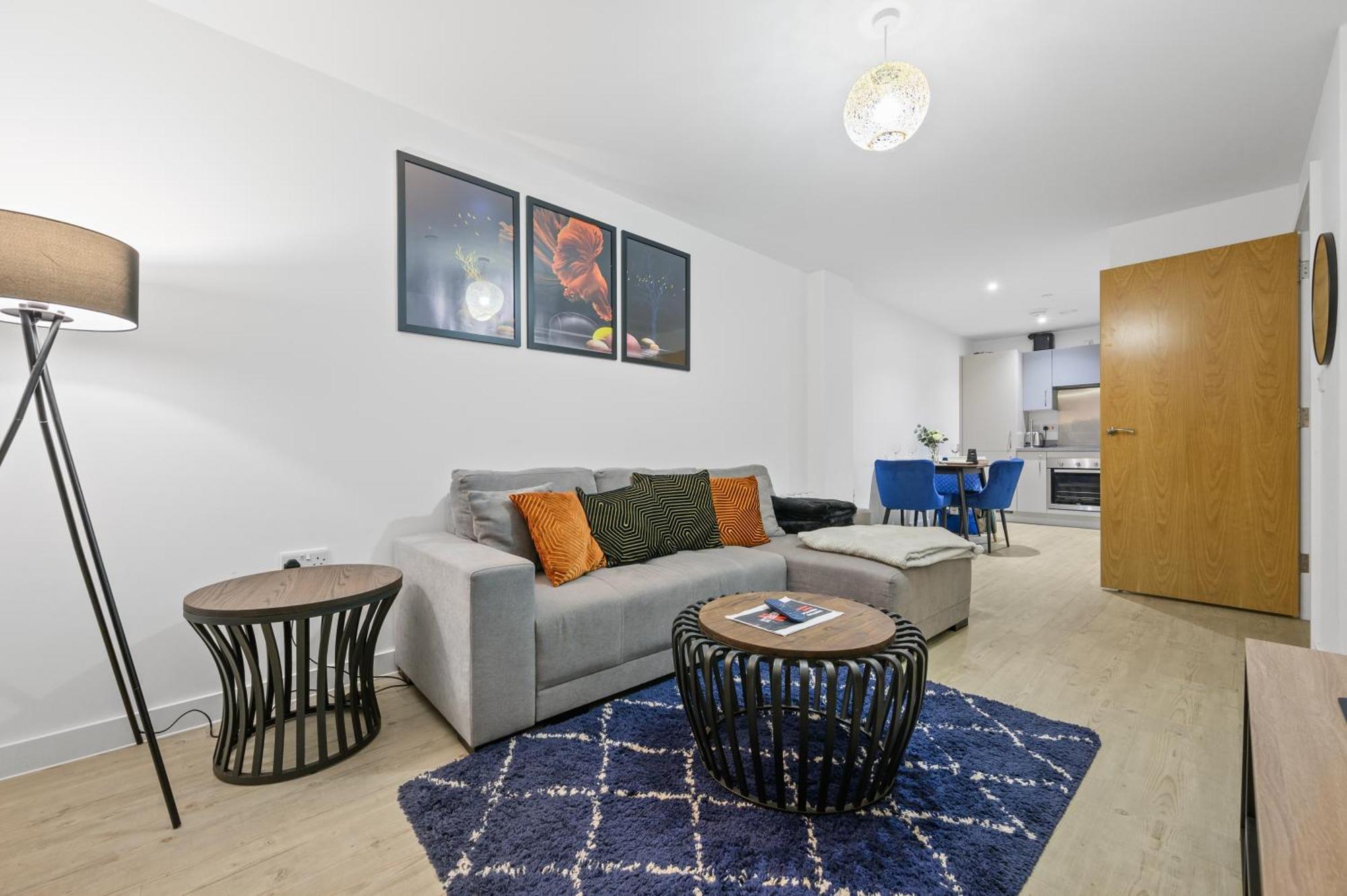 Stylish & Spacious Salford Quays One Bedroom High Floor Apartment With Balcony Manchester Exterior photo