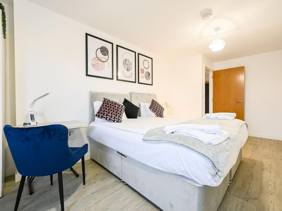 Stylish & Spacious Salford Quays One Bedroom High Floor Apartment With Balcony Manchester Exterior photo